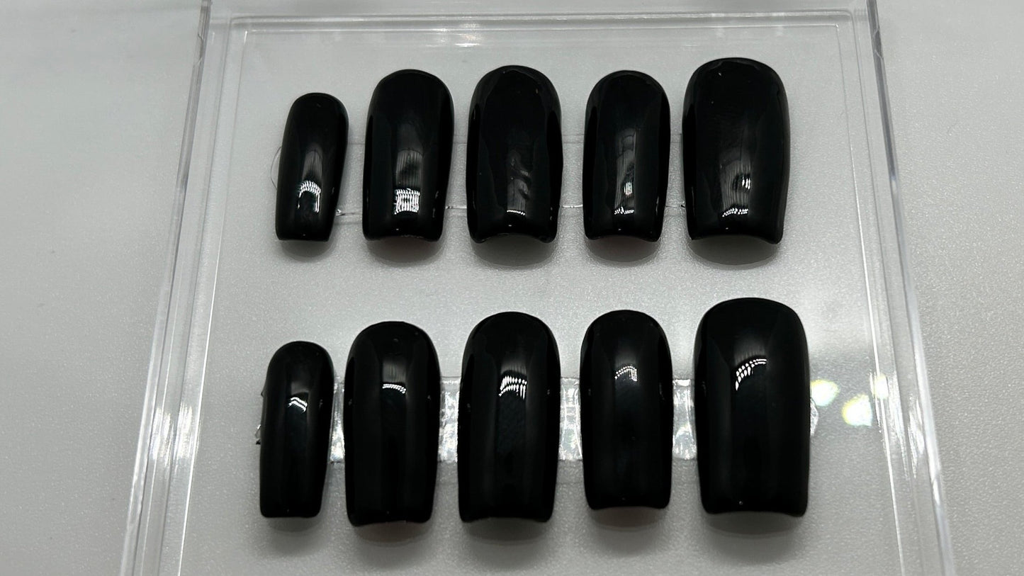 Designs by AmiEZ Nails