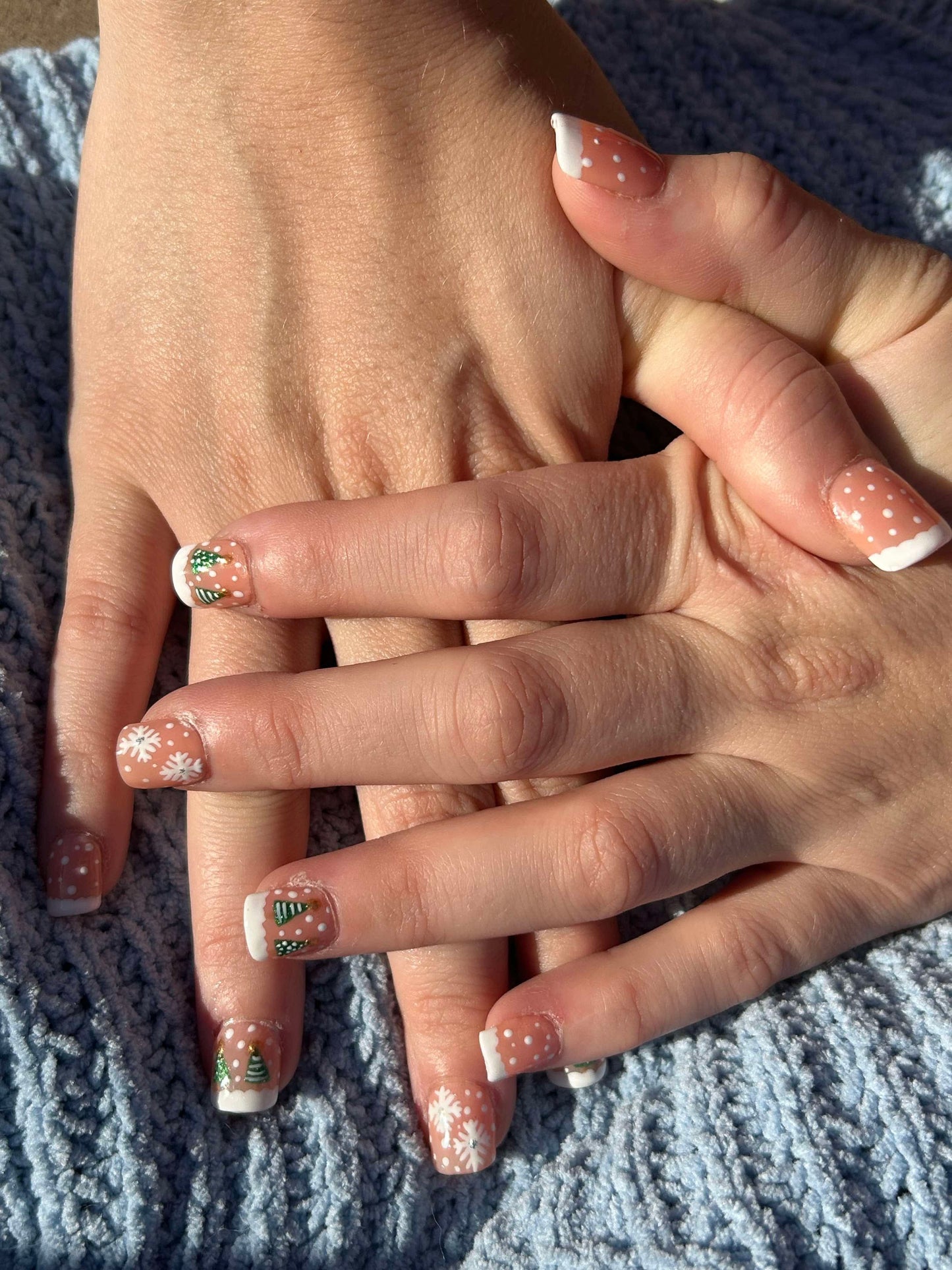 Enchanted Winter Glow Gel Nail Set
