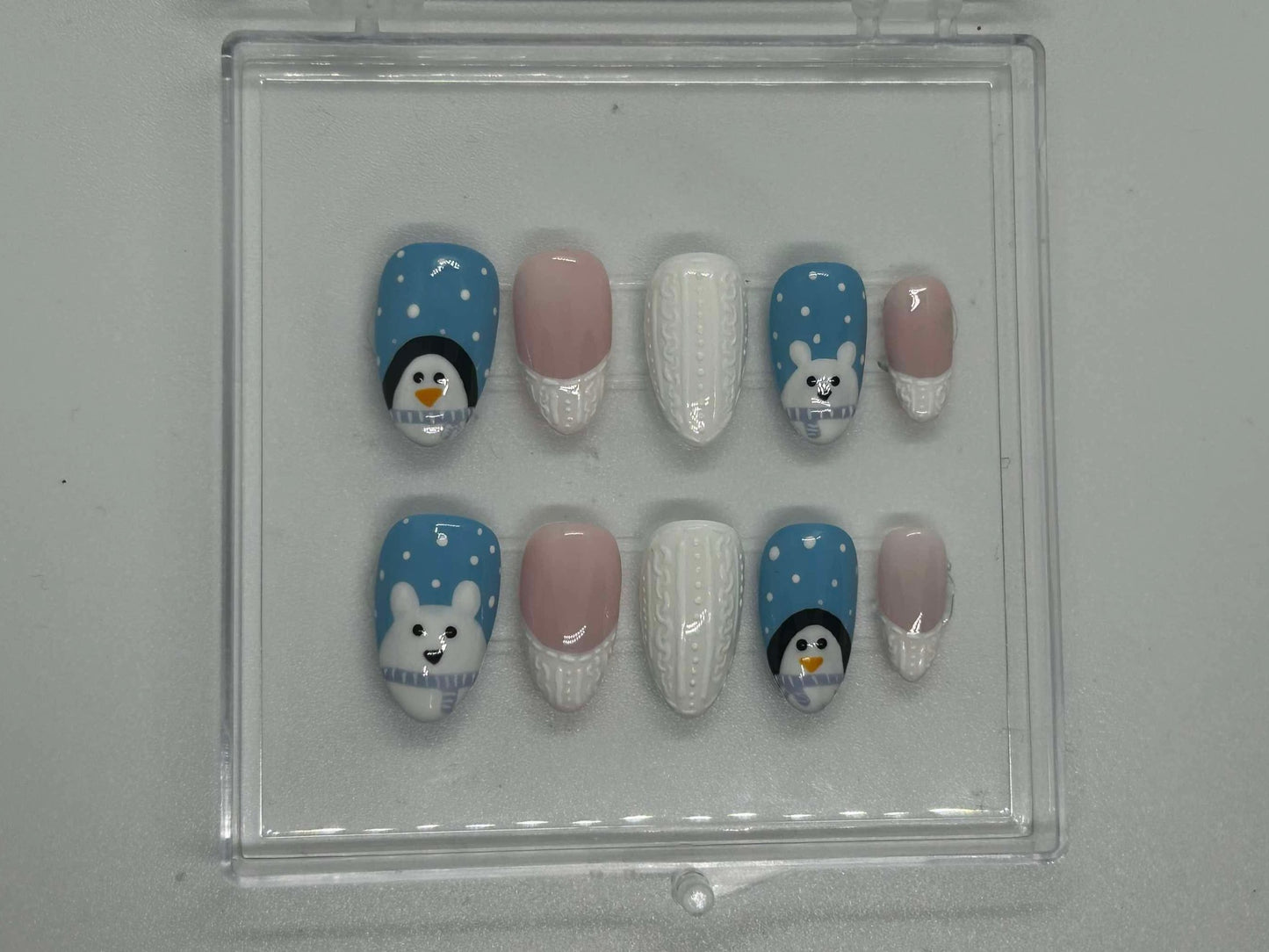 Polar bear gel nails