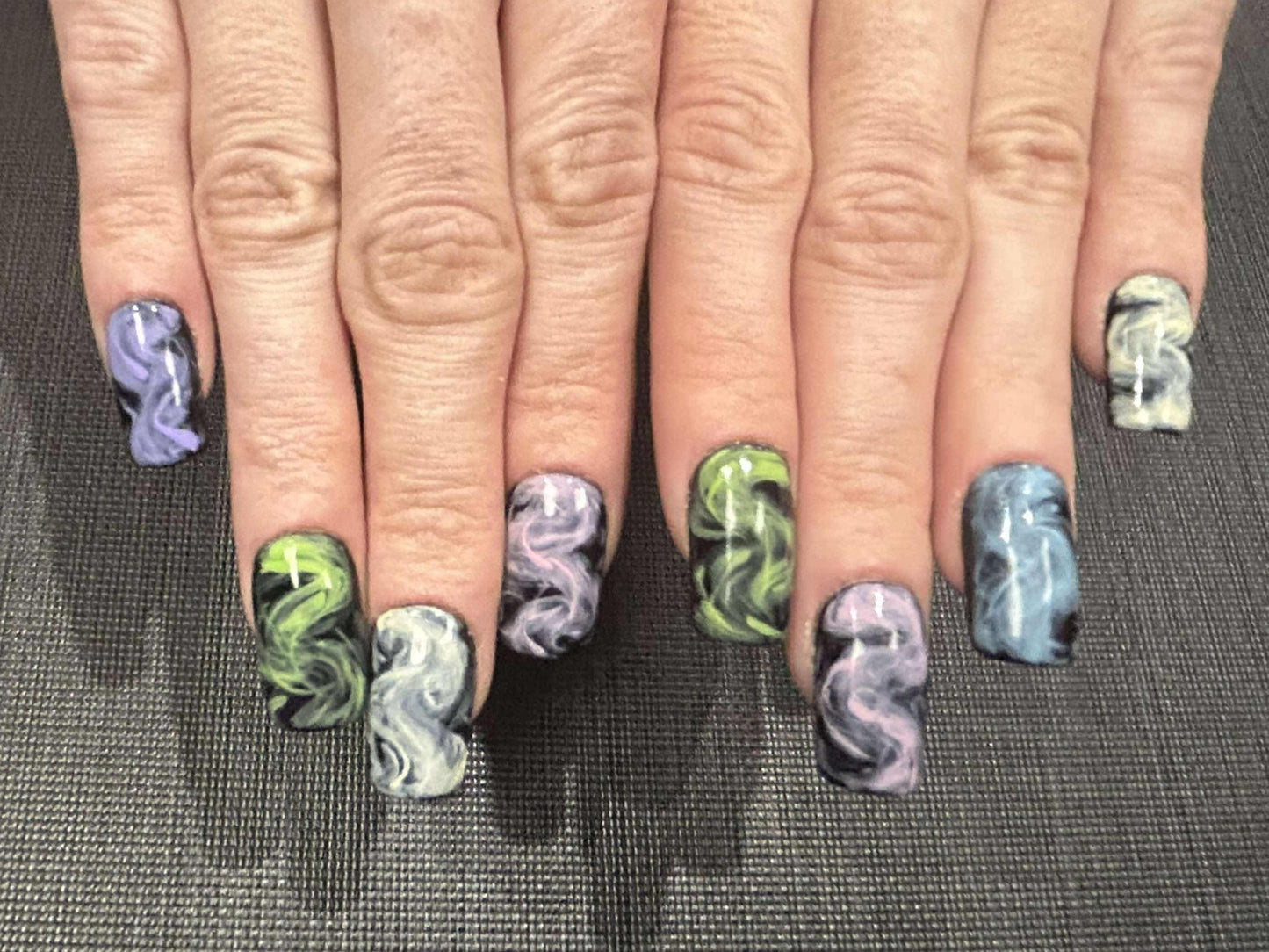 Glow-in-the-dark smokey swirl press-on nails