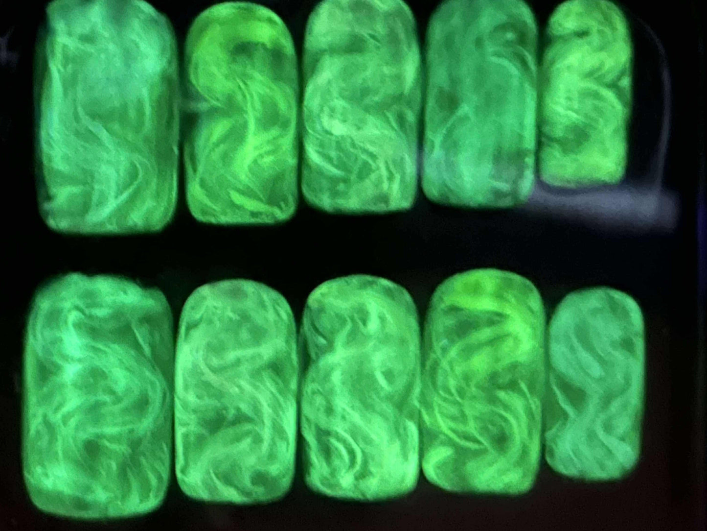 Glow-in-the-dark smokey swirl press-on nails