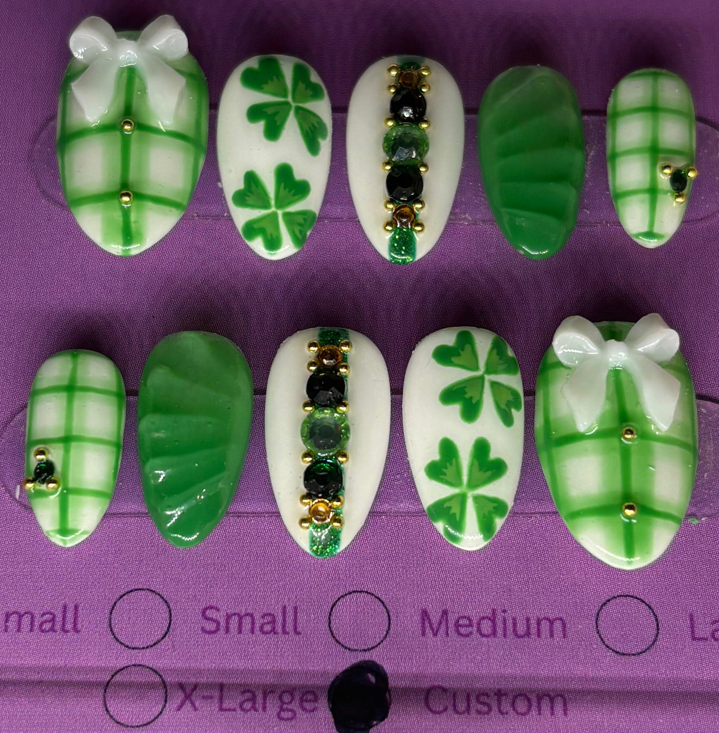 Clover Treasure Gel Nail Set by AmiEZ Nails