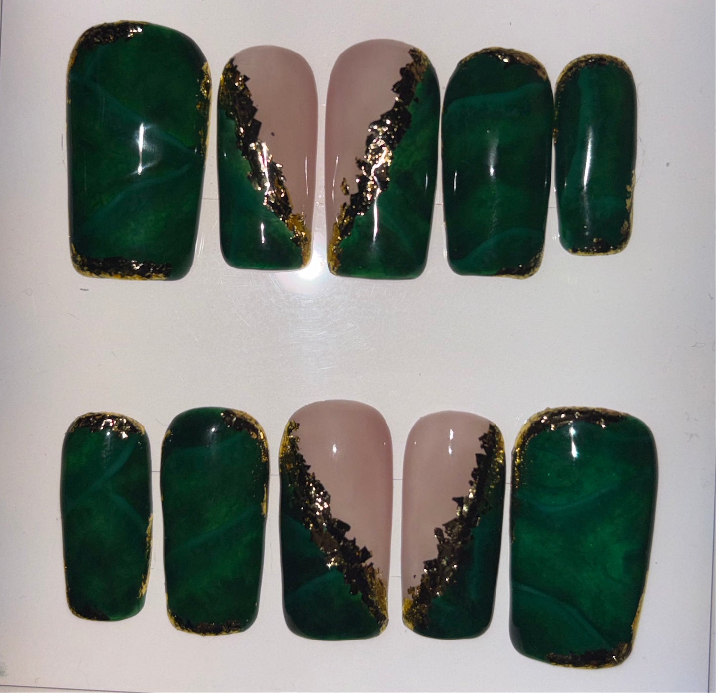 Green Glamour by AmiEZ Nails